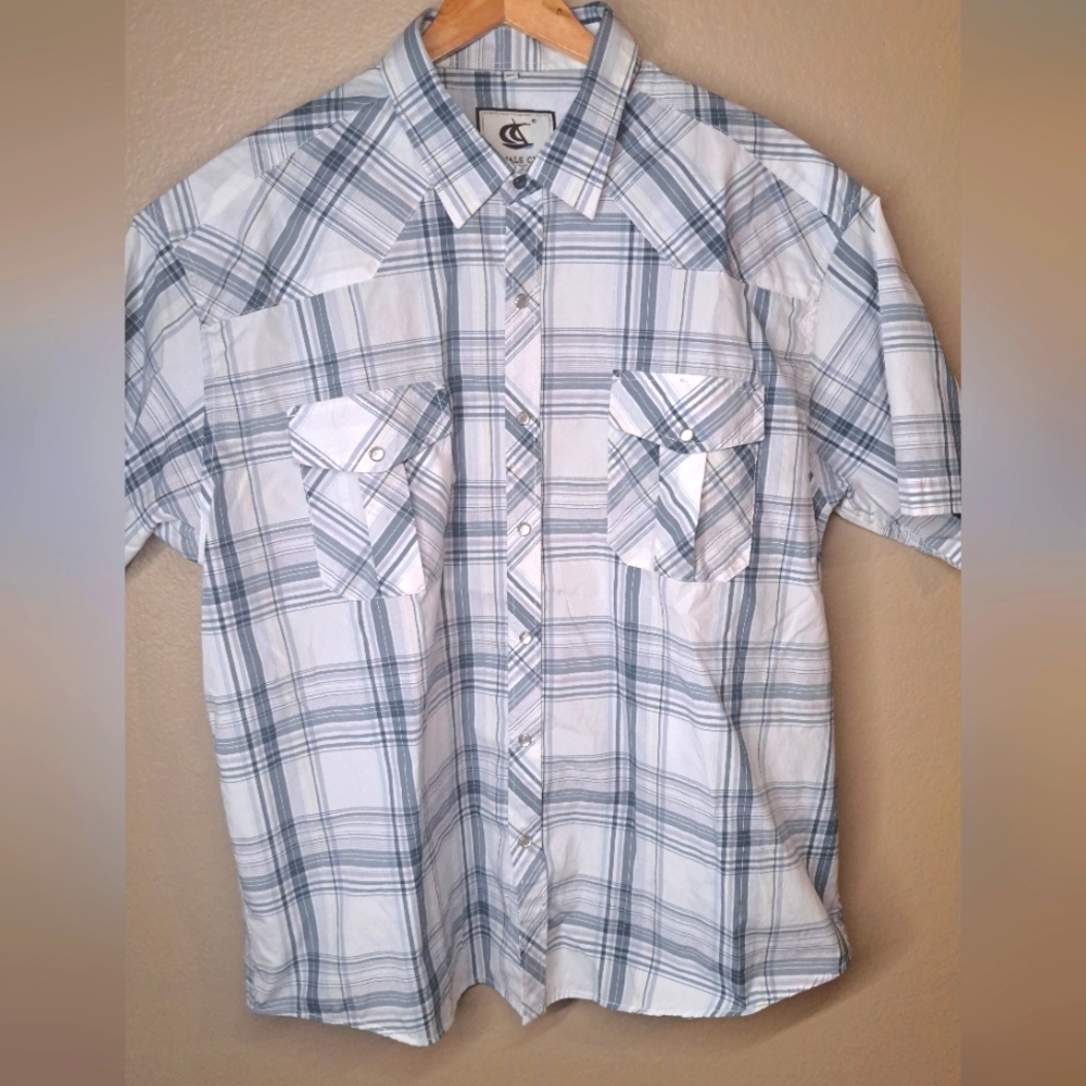 Casual Men's Plaid Button-Down Shirt